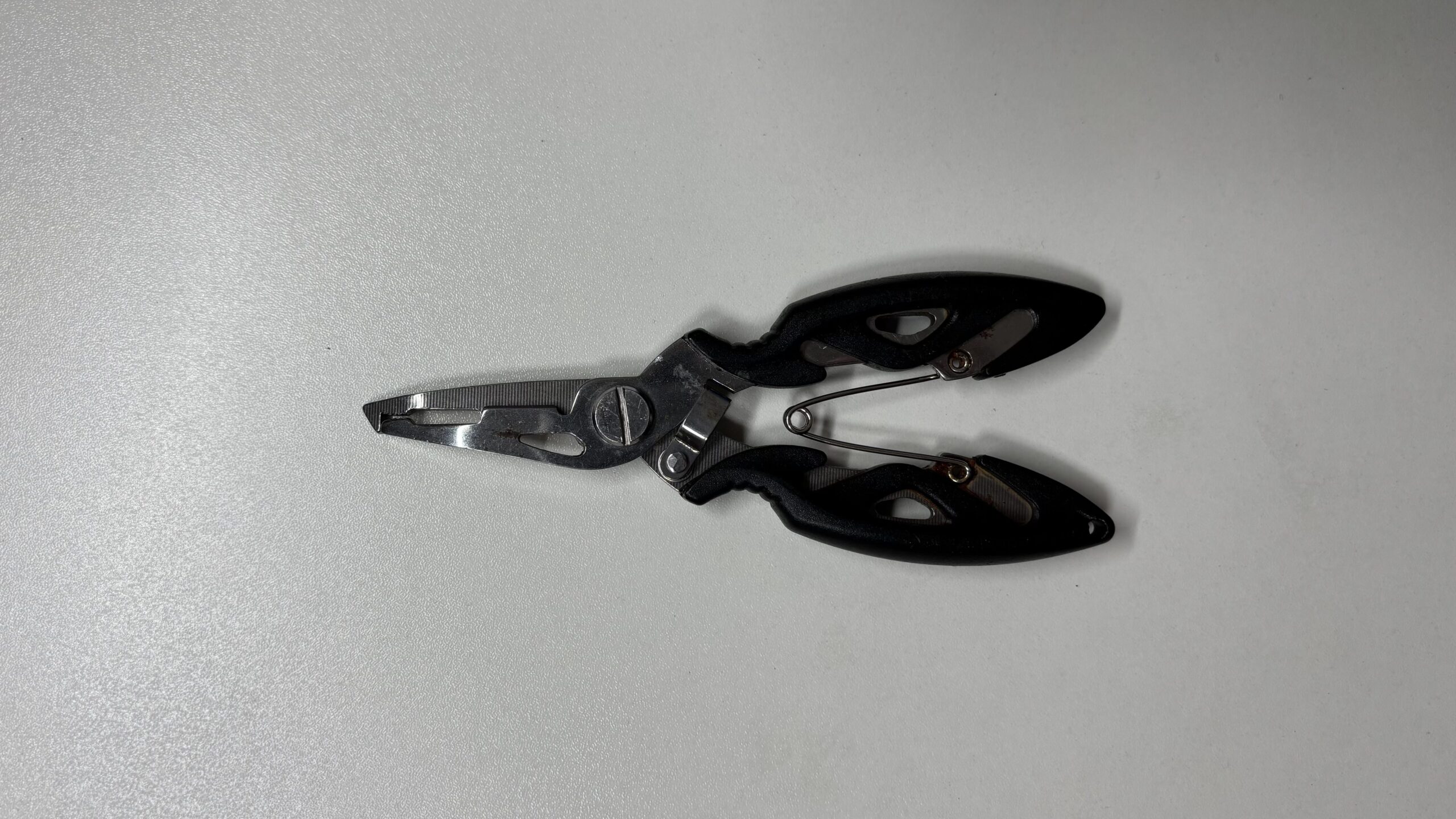 電車釣行で使用しているプライヤー